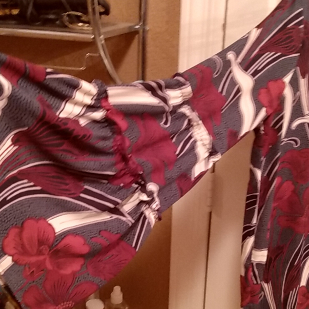 Blouse - Picture 2 of 2